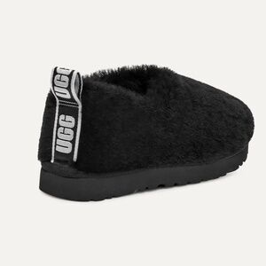 UGG CLASSIC COZY BOOTIE  BLACK SIZES 7 AND 8 BRAND NEW IN BOX
